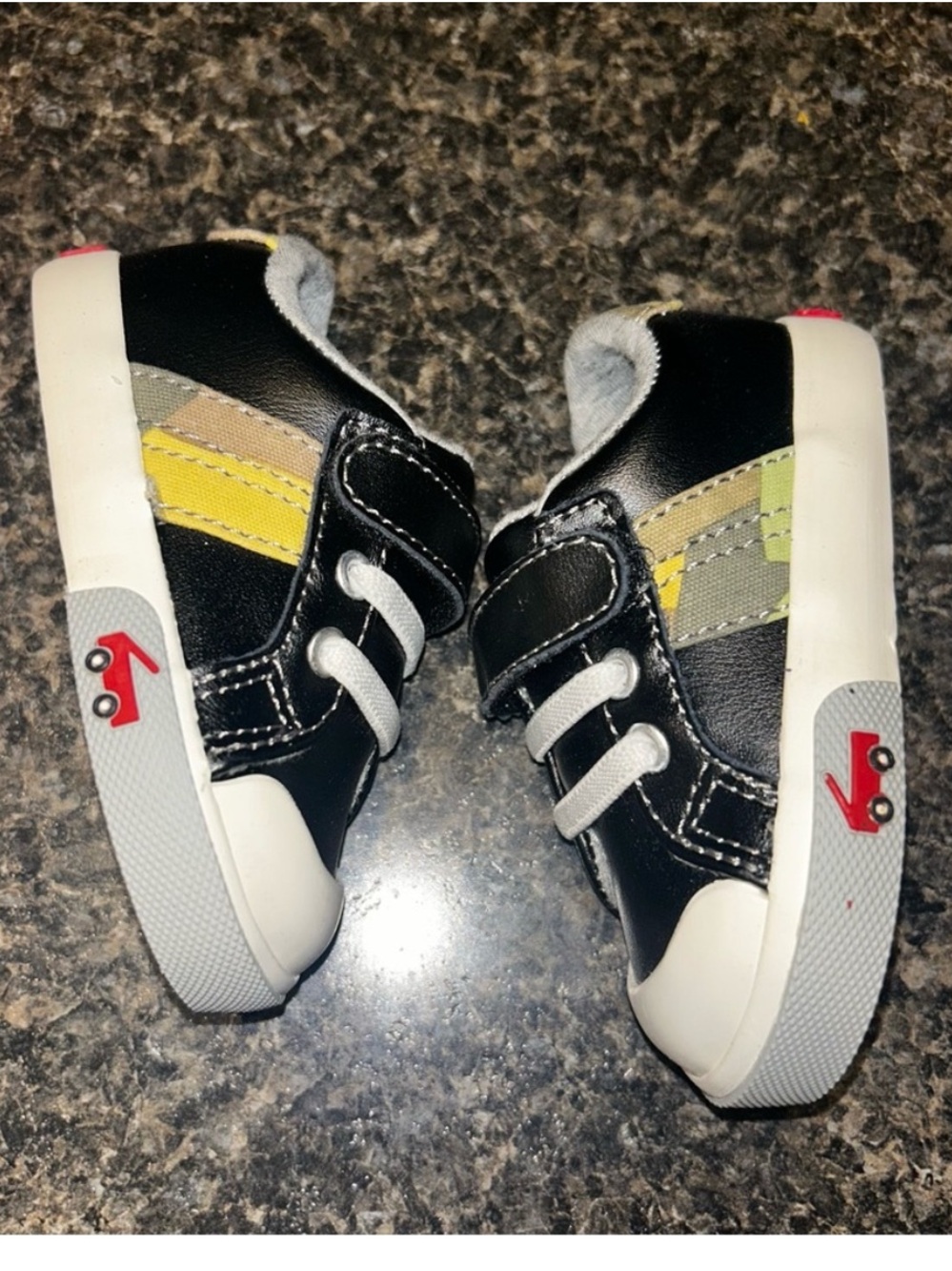See Kai Run Black and Yellow Sneakers - Size 4